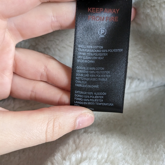 💙Urban Outfitters comfy coat - Picture 10 of 10